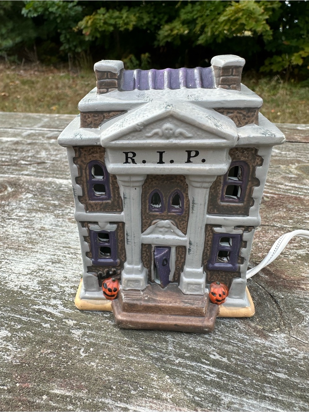 Halloween Village Mini House Haunted R.I.P. Castle Mini Light Up Building 4”X 3”